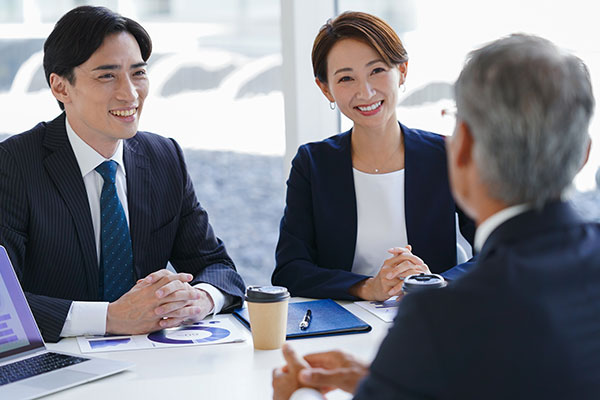 アドバイザリー アドバイザリー